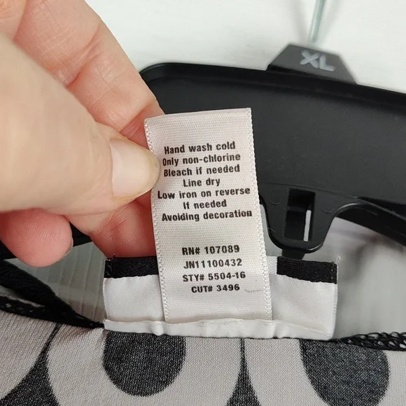 Studio 1940 - Black and White Design Top - Plus Size - 18/20 - EUC - Picture 6 of 9